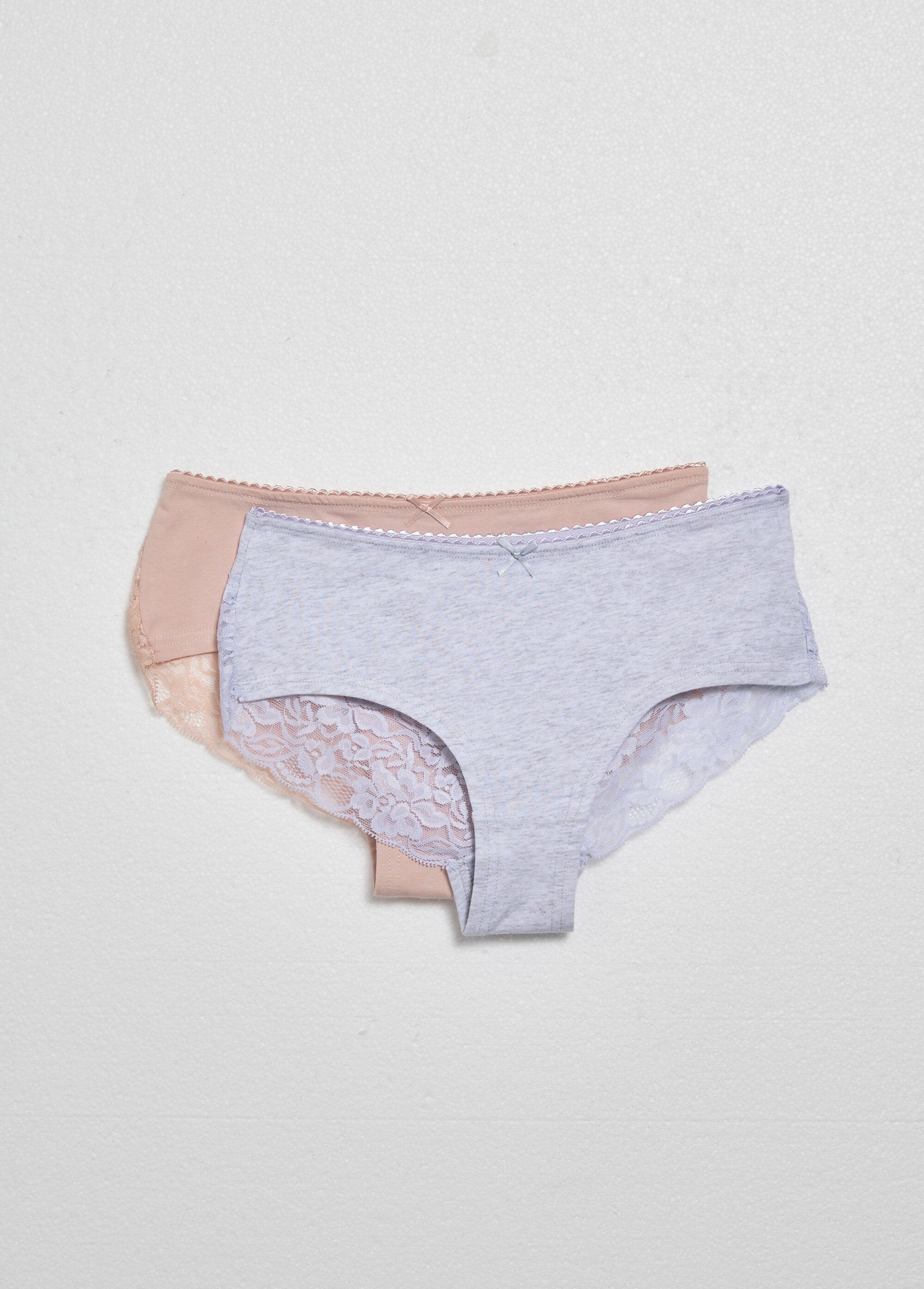 Shorts_com_detalhe_de_renda_nas_costas_Gris_et_rose_FA1_slim