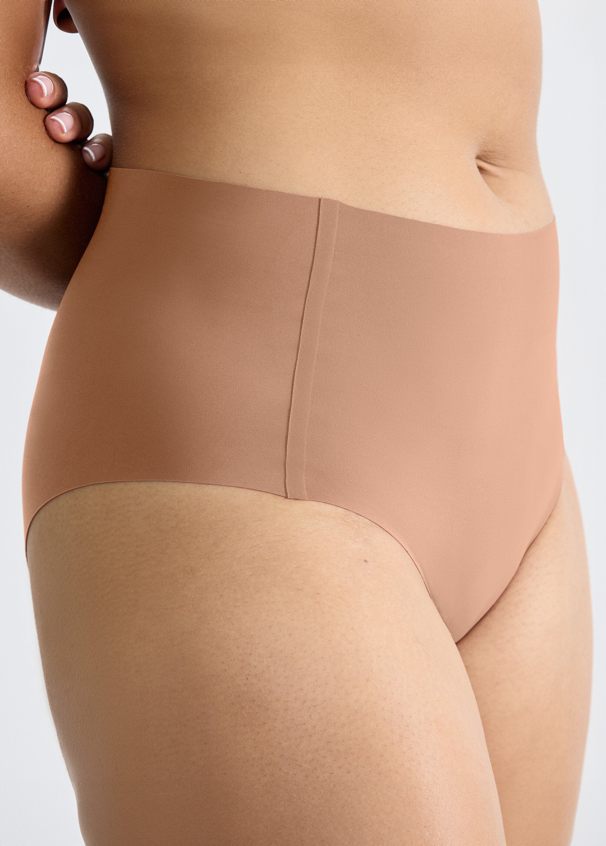 Sloggi®_-_Calcinha_invisível_de_cintura_alta_Peau_DE1_slim