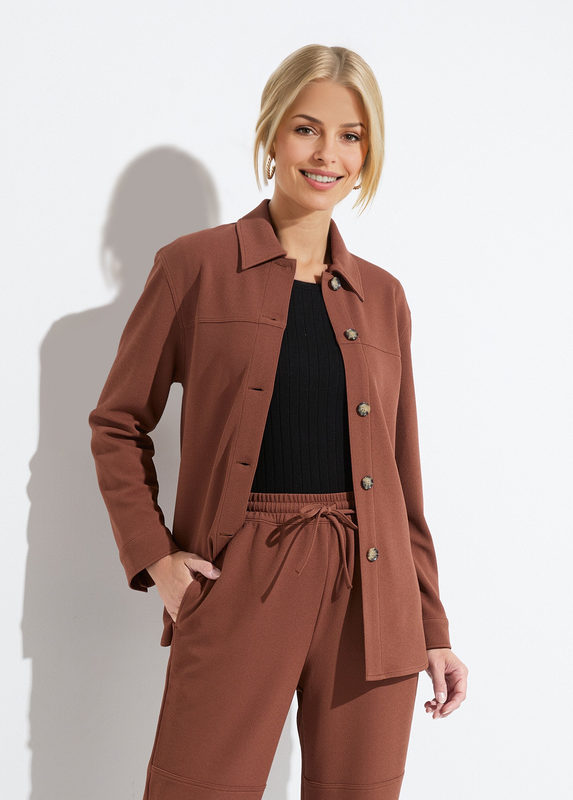 Sobrecamisa_de_malha_crepe_lisa_com_botões_Marron_FA1_slim