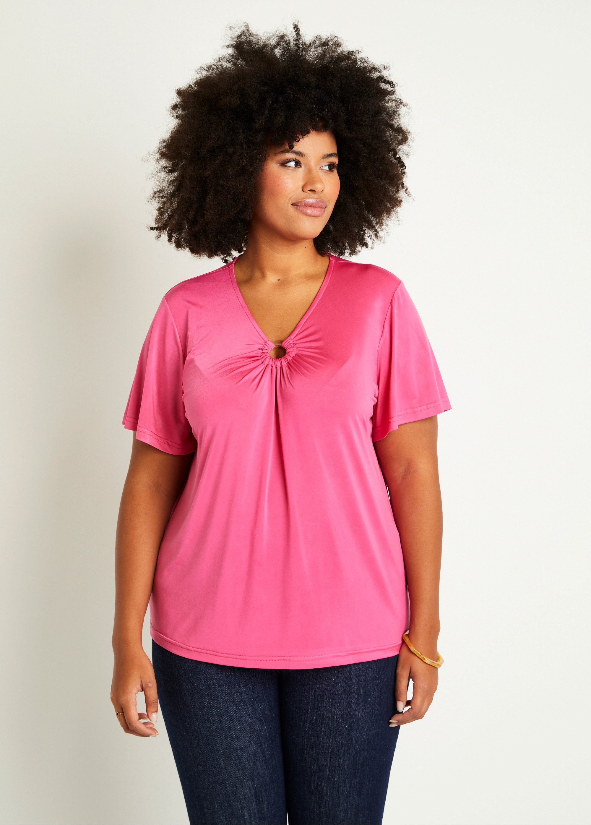 Camiseta_curta_solta,_lisa_ou_folhagem_Fúcsia_liso_FA1_curvy