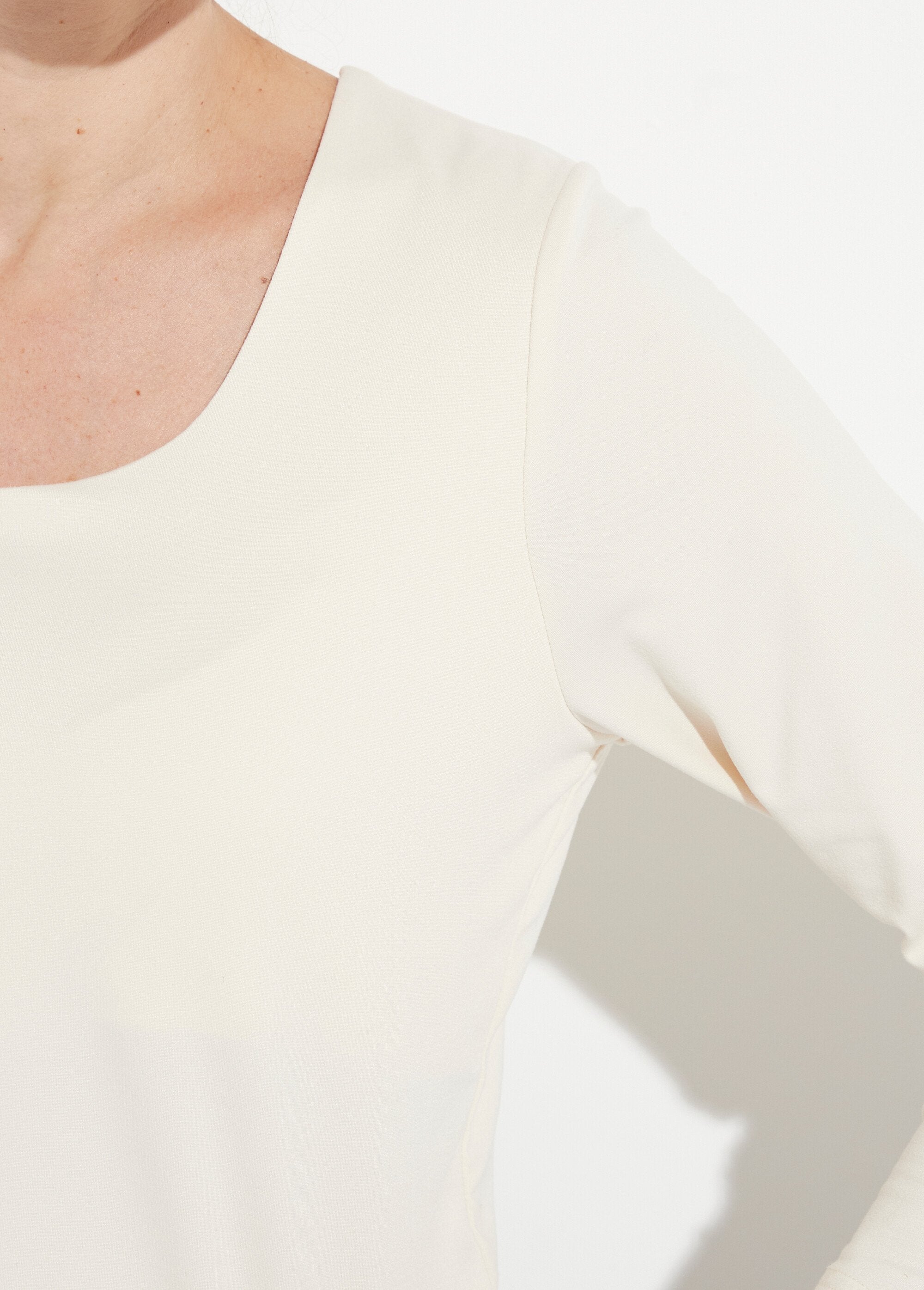 T-shirt_de_manga_comprida_Ecru_DE1_slim