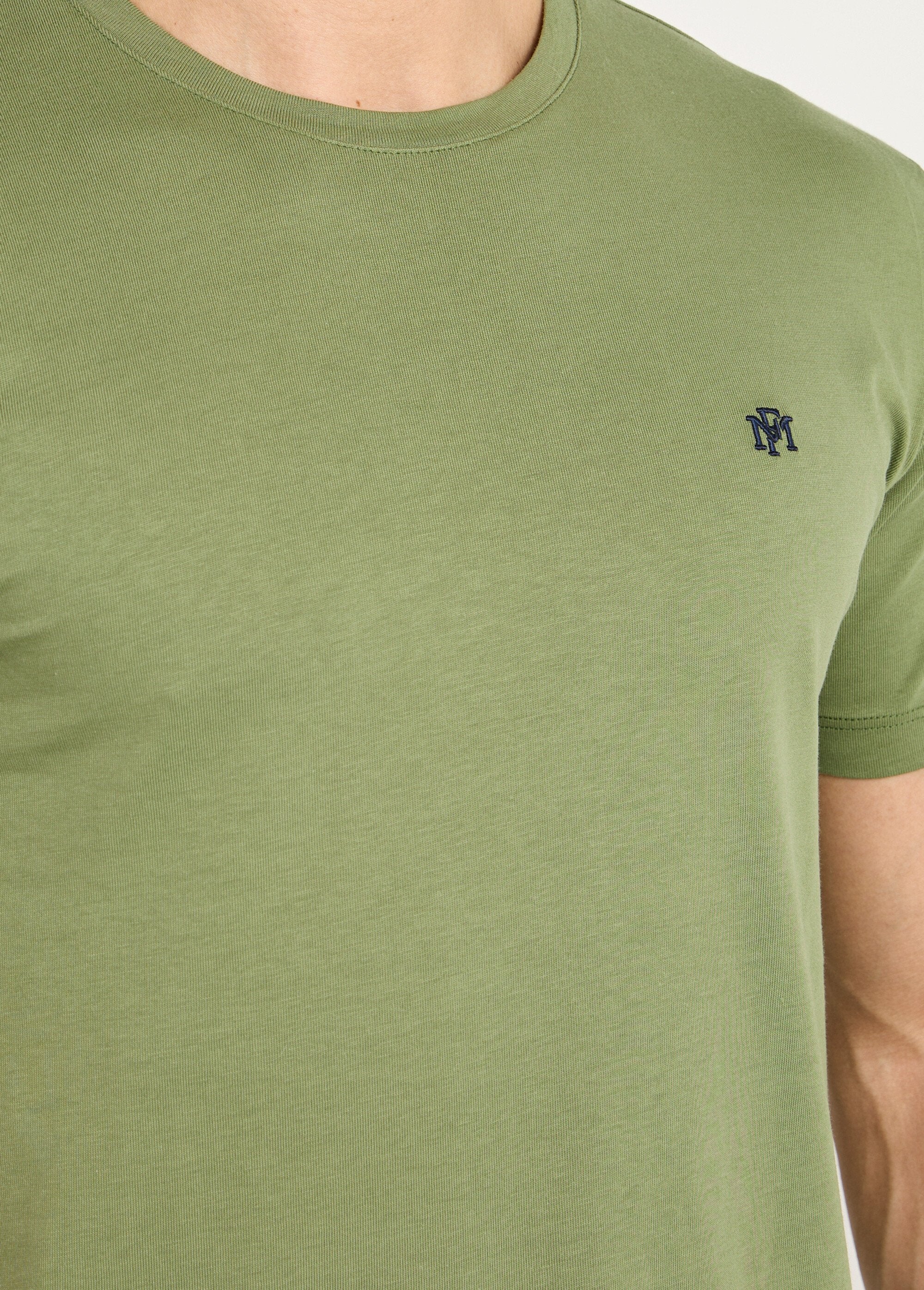 Camiseta_manga_curta_bordada_com_gola_redonda_Kaki_DE1_slim