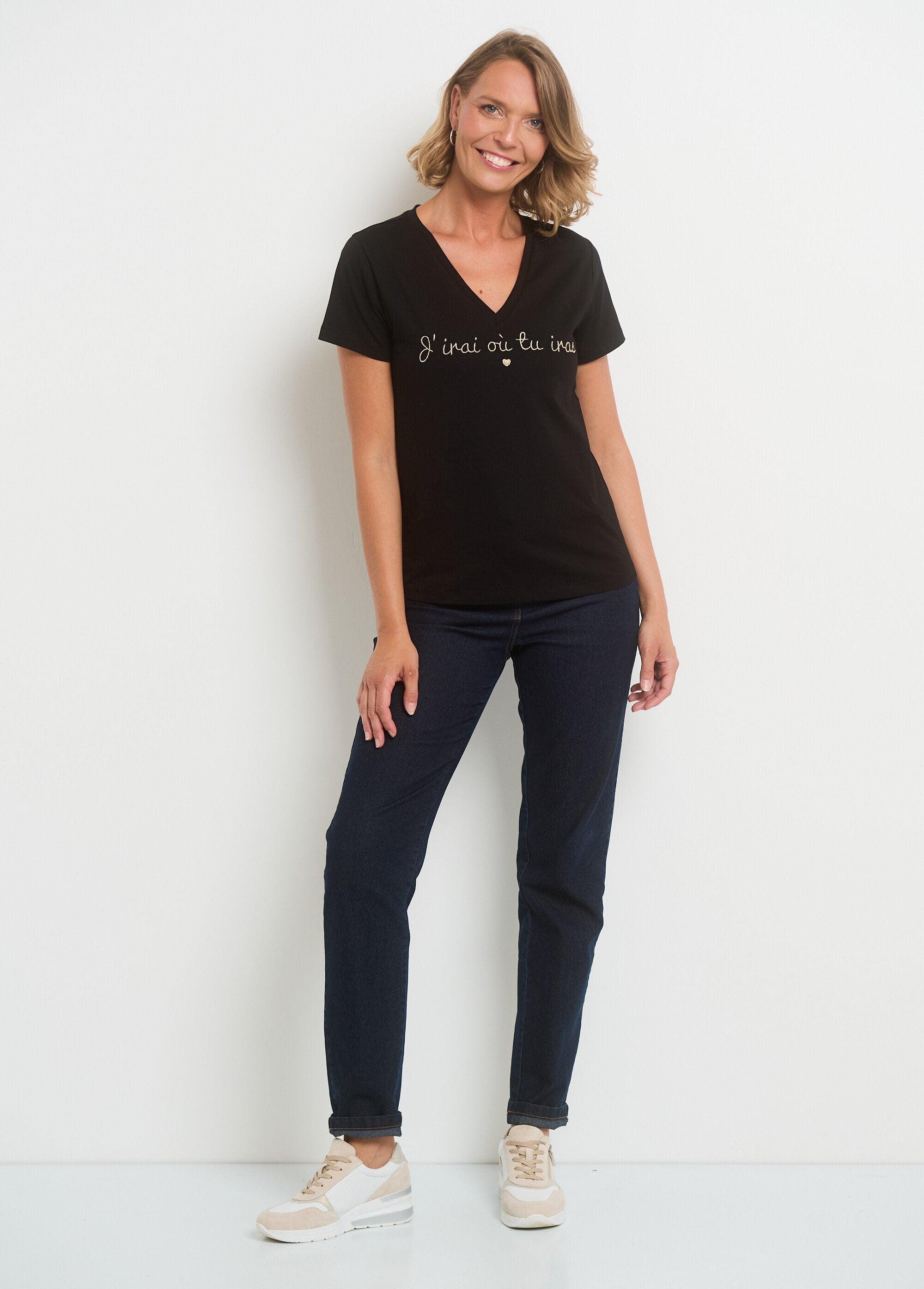 T-shirt_de_manga_curta_com_decote_em_V_e_mensagem_Noir_SF1_slim