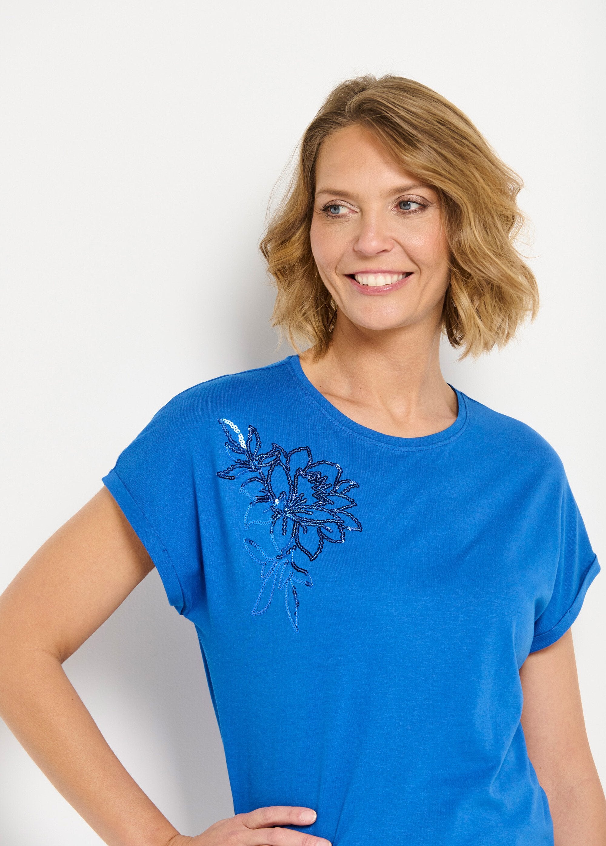 Camiseta_lisa_de_algodão_com_mangas_curtas_e_lantejoulas_Bleu_dur_DE1_slim