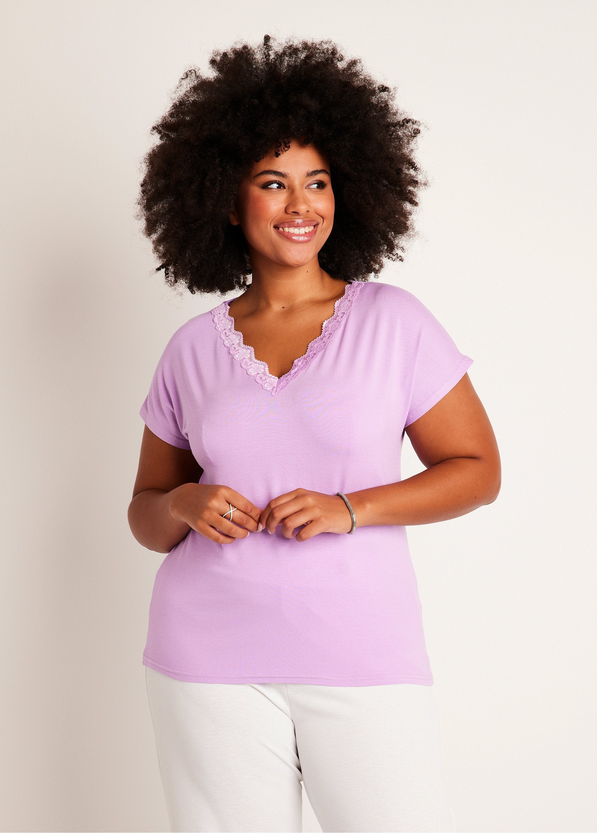 T-shirt_curta_em_renda_stretch_Parma_FA1_curvy