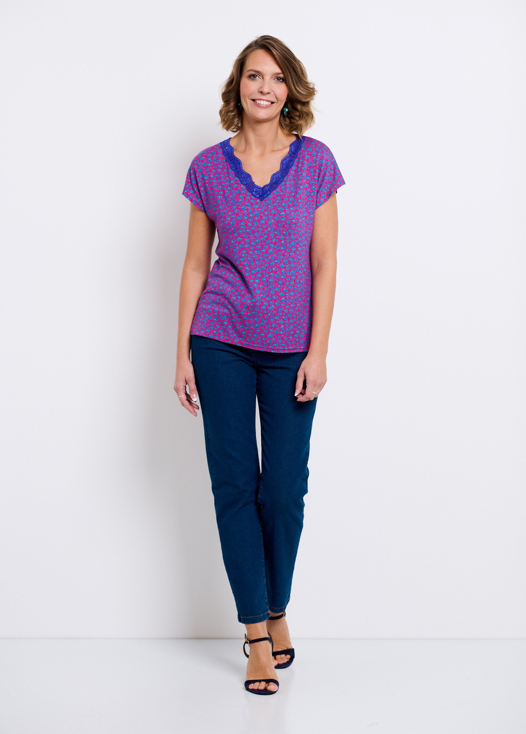 T-shirt_court_extensible_dentelle_Fond_fuchsia_SF1_slim