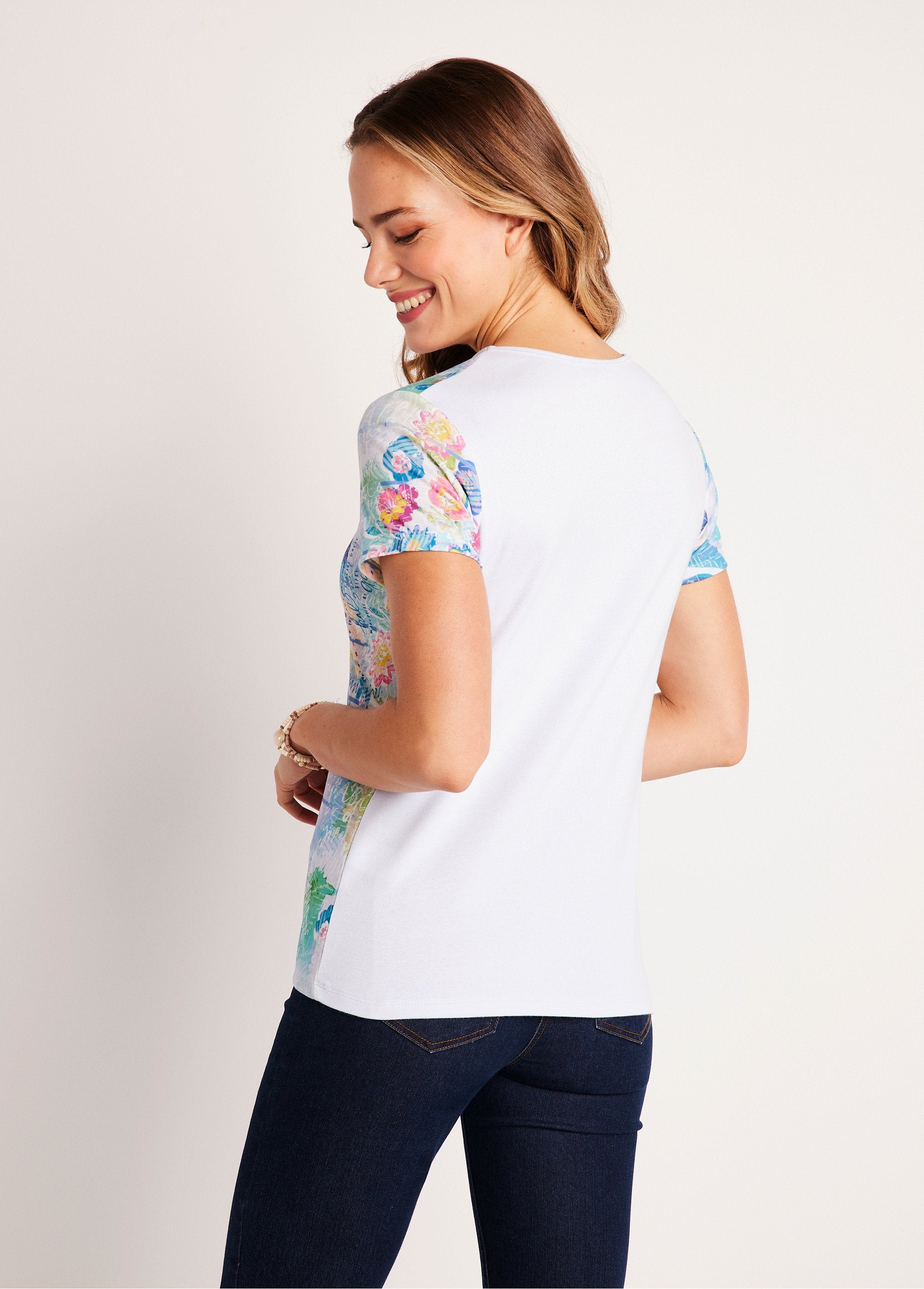 Camiseta_cropped_com_estampa_floral_Multicolorido_DO1_slim