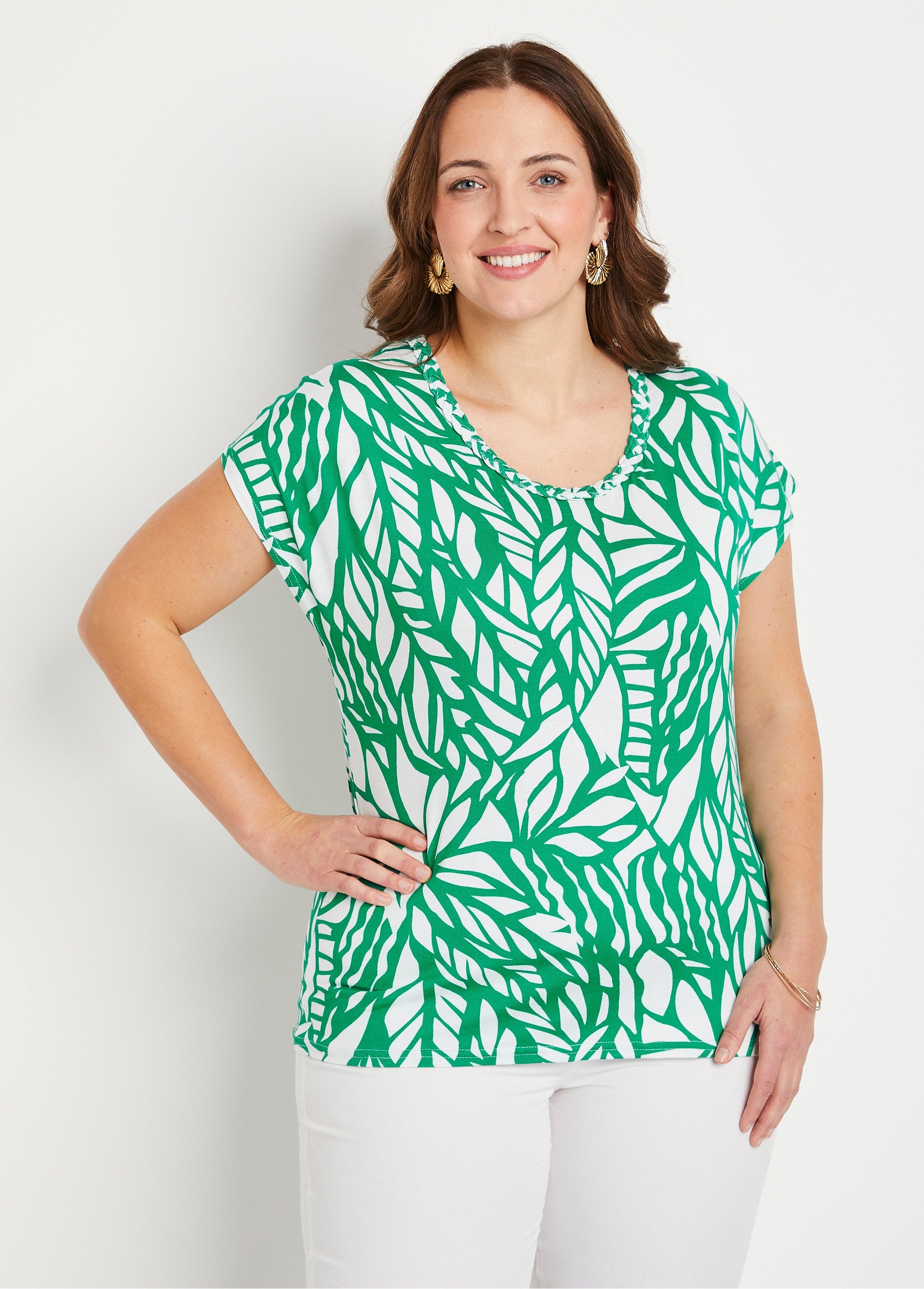 Camiseta_curta_estampada_Verde_e_branco_FA1_curvy