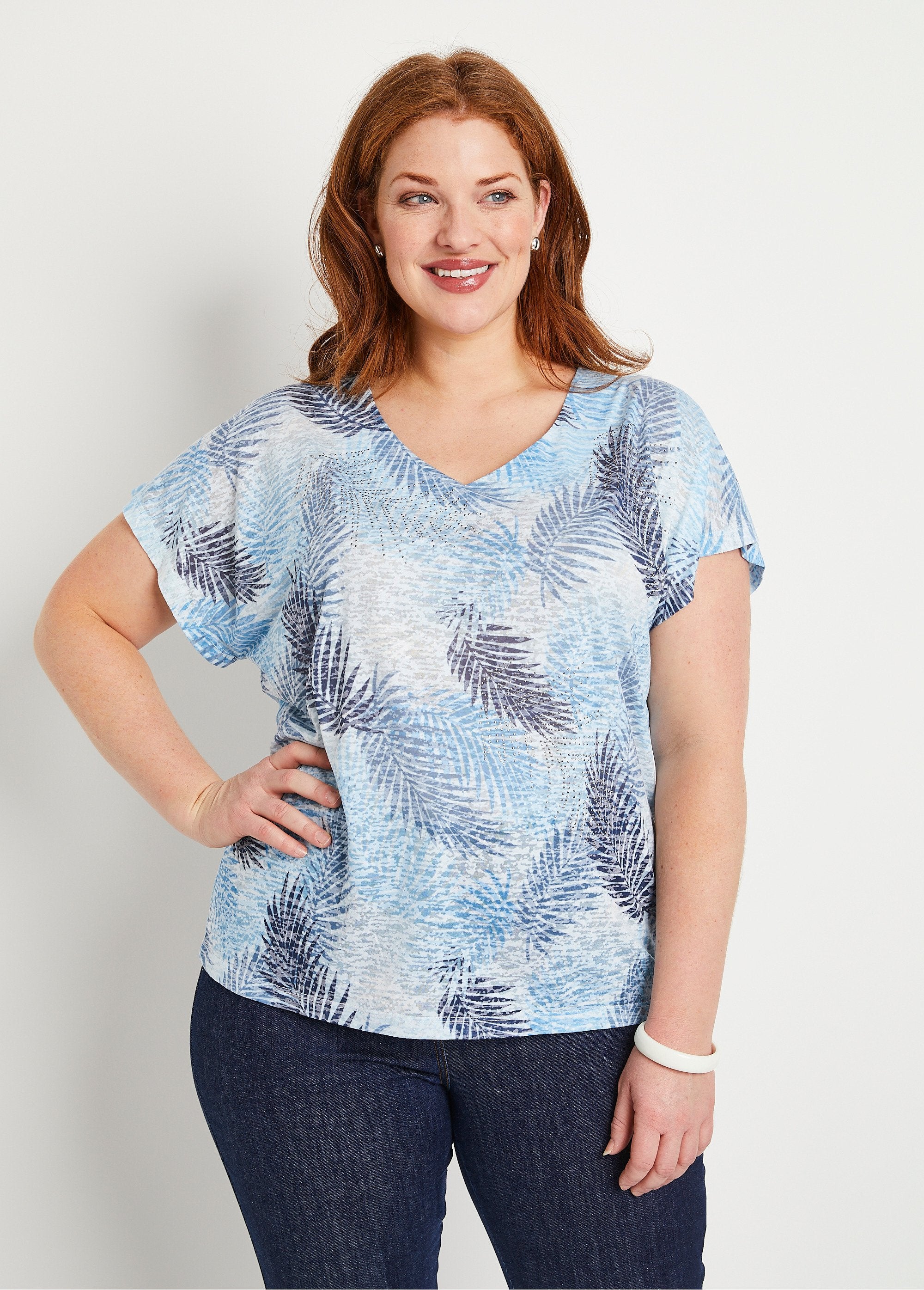 Camiseta_curta_de_malha_devoré_estampada_AZUL_FA1_curvy