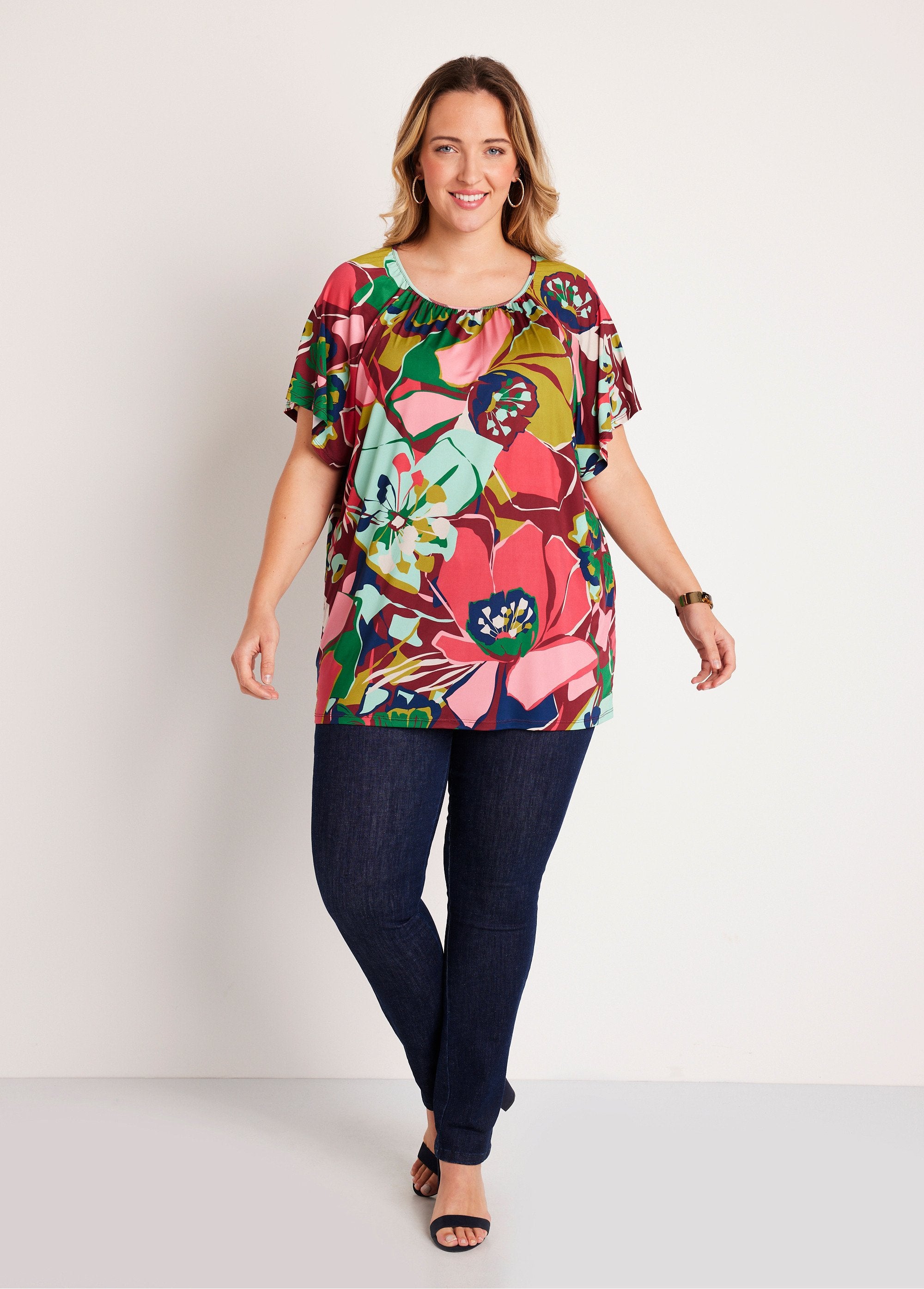 Camiseta_longa_e_solta,_lisa_ou_floral_Rosa_e_verde_SF1_curvy