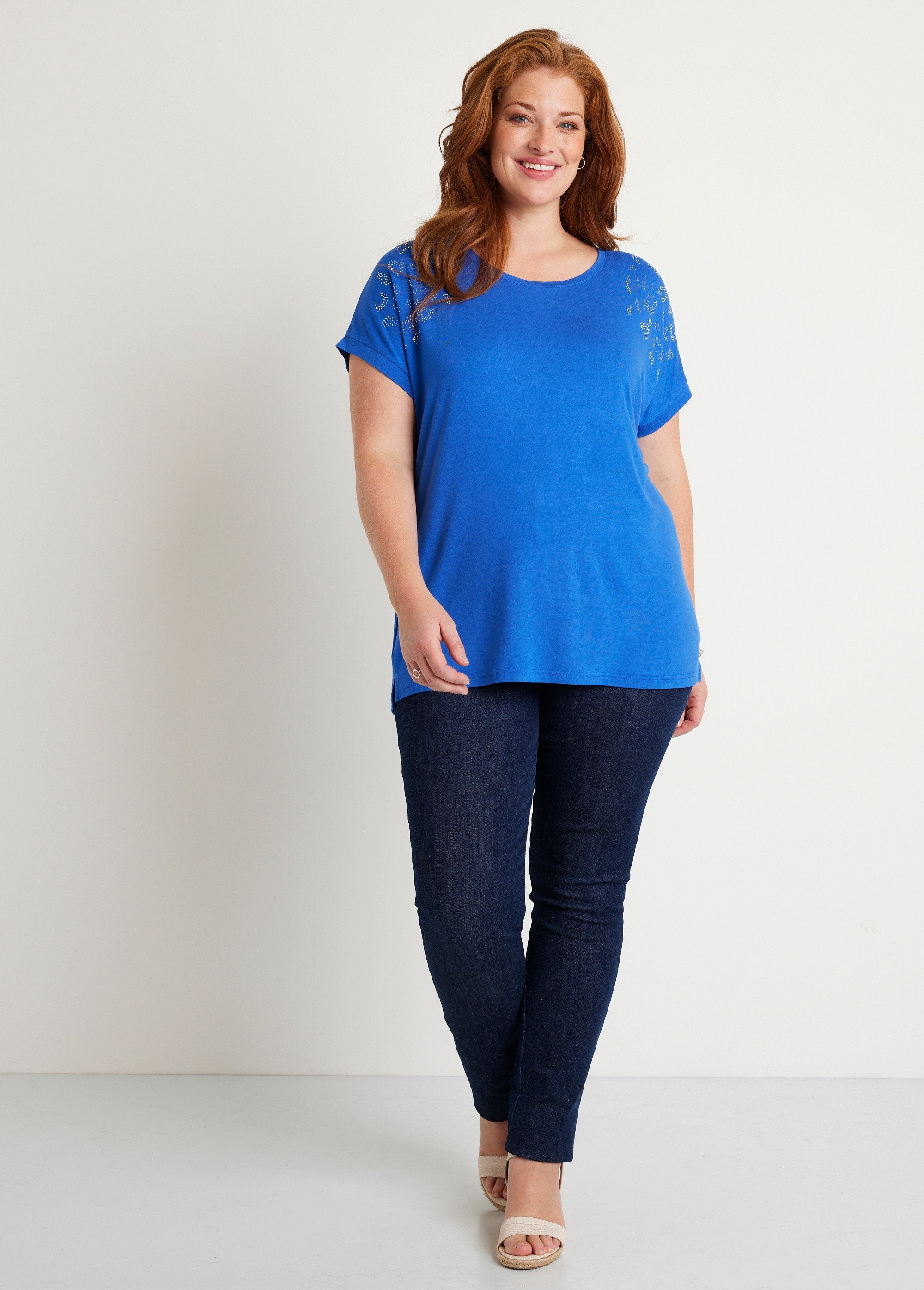 Camiseta_longa_lisa_de_manga_curta_AZUL_SF1_curvy