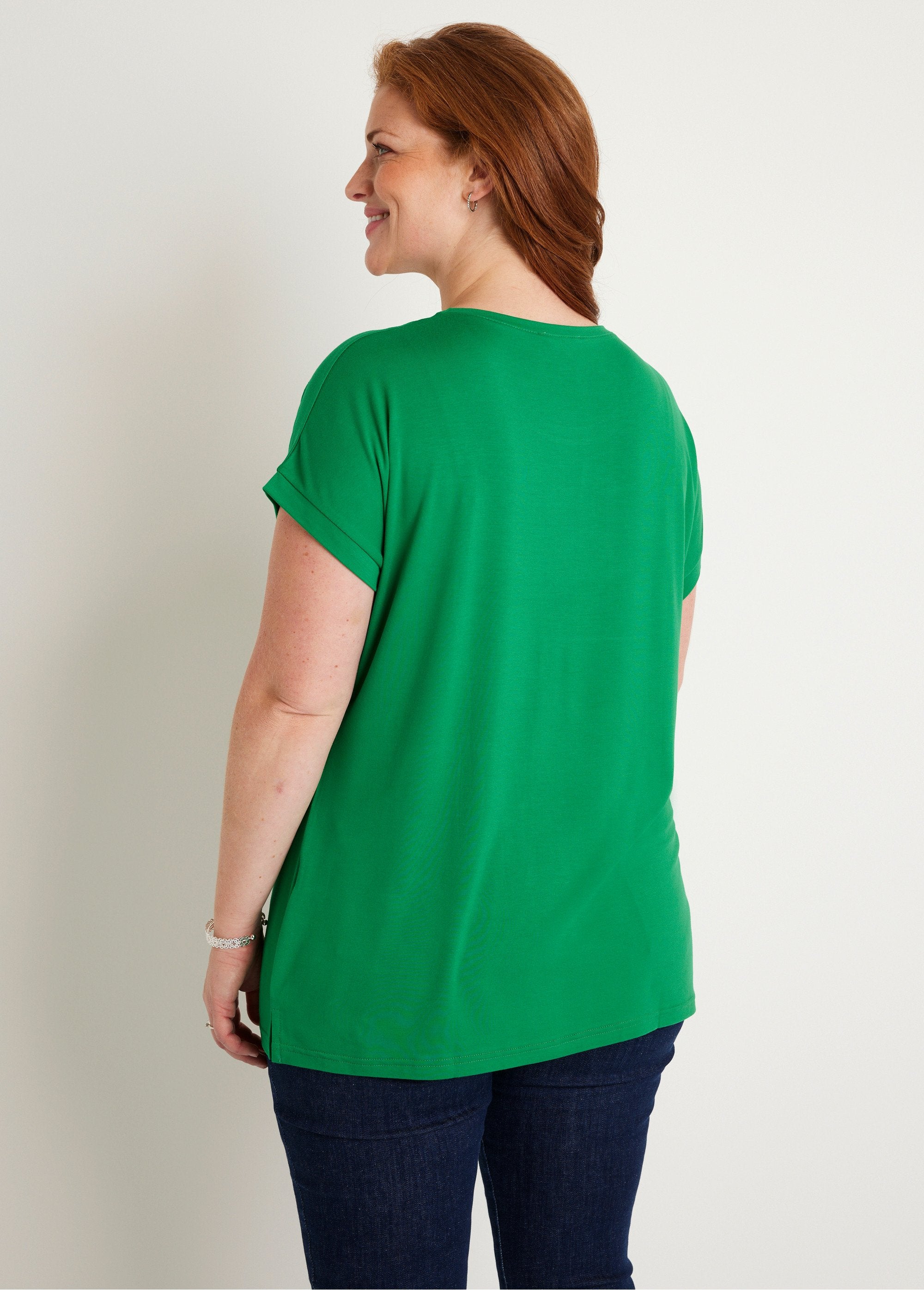 Camiseta_longa_lisa_de_manga_curta_VERDE_DO1_curvy