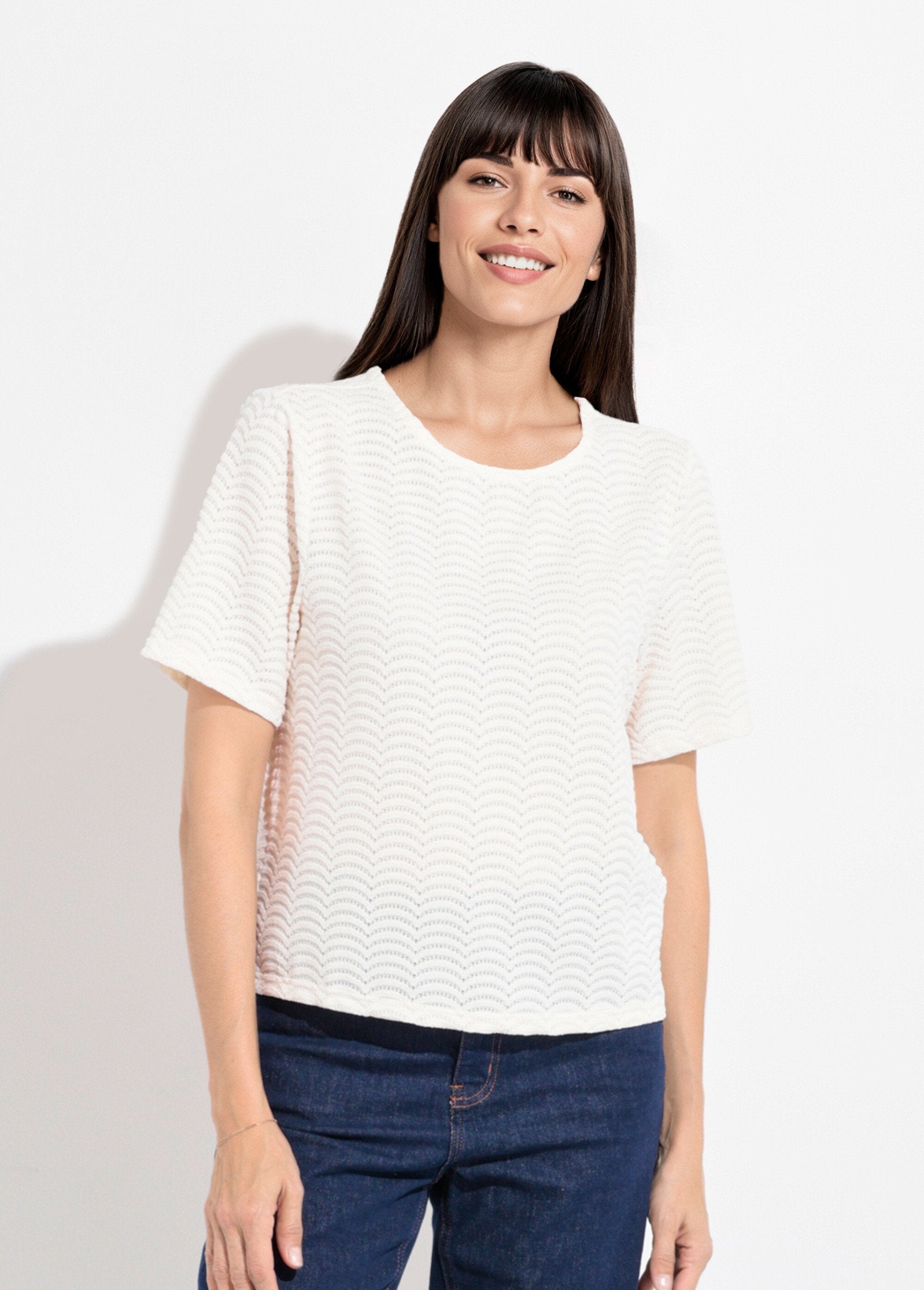 Camiseta_de_malha_com_padrão_de_escamas_em_relevo_Beige_FA1_slim