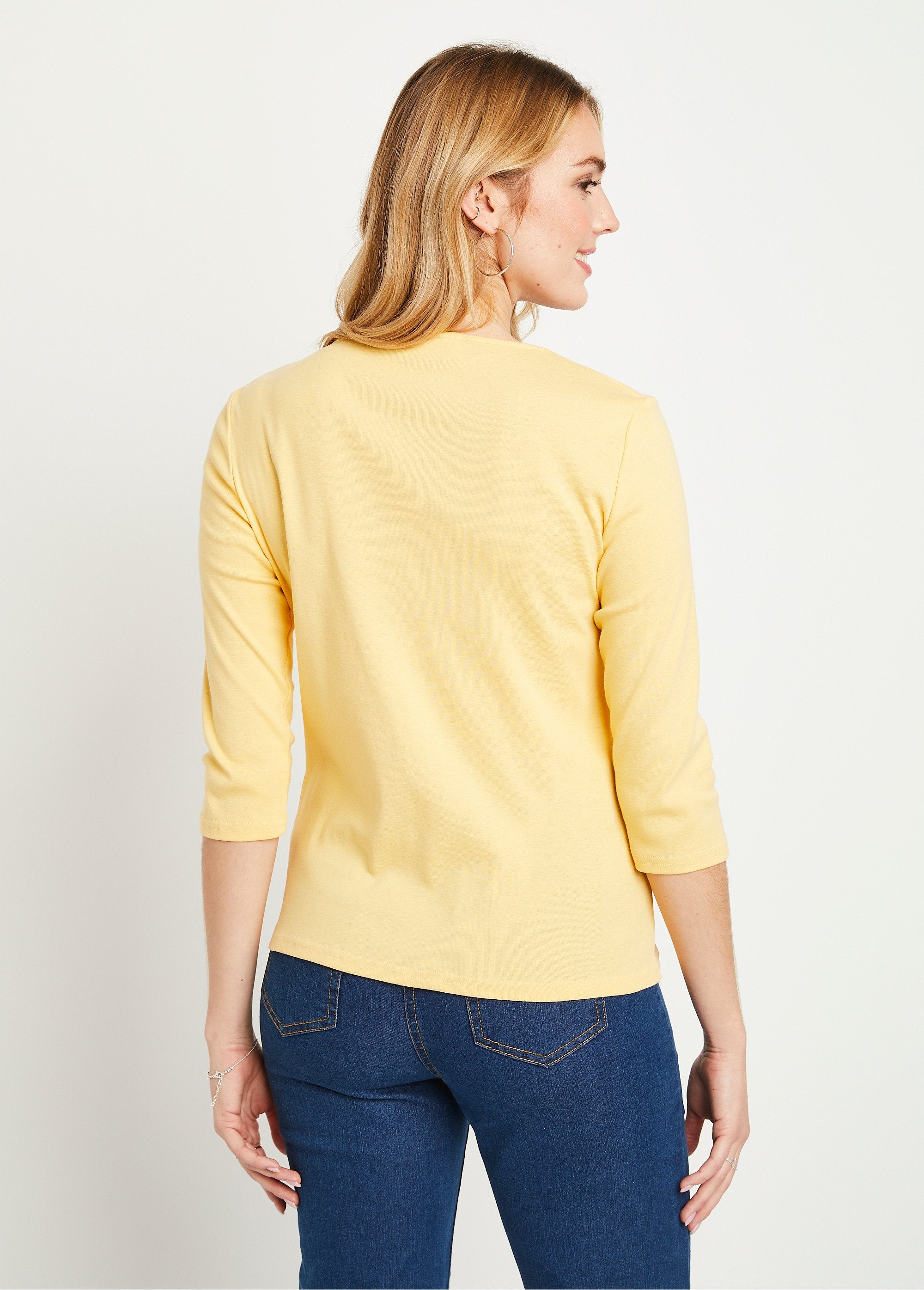 Camiseta_extravagante_manga_3/4_com_tachas_AMARELO_DO1_slim