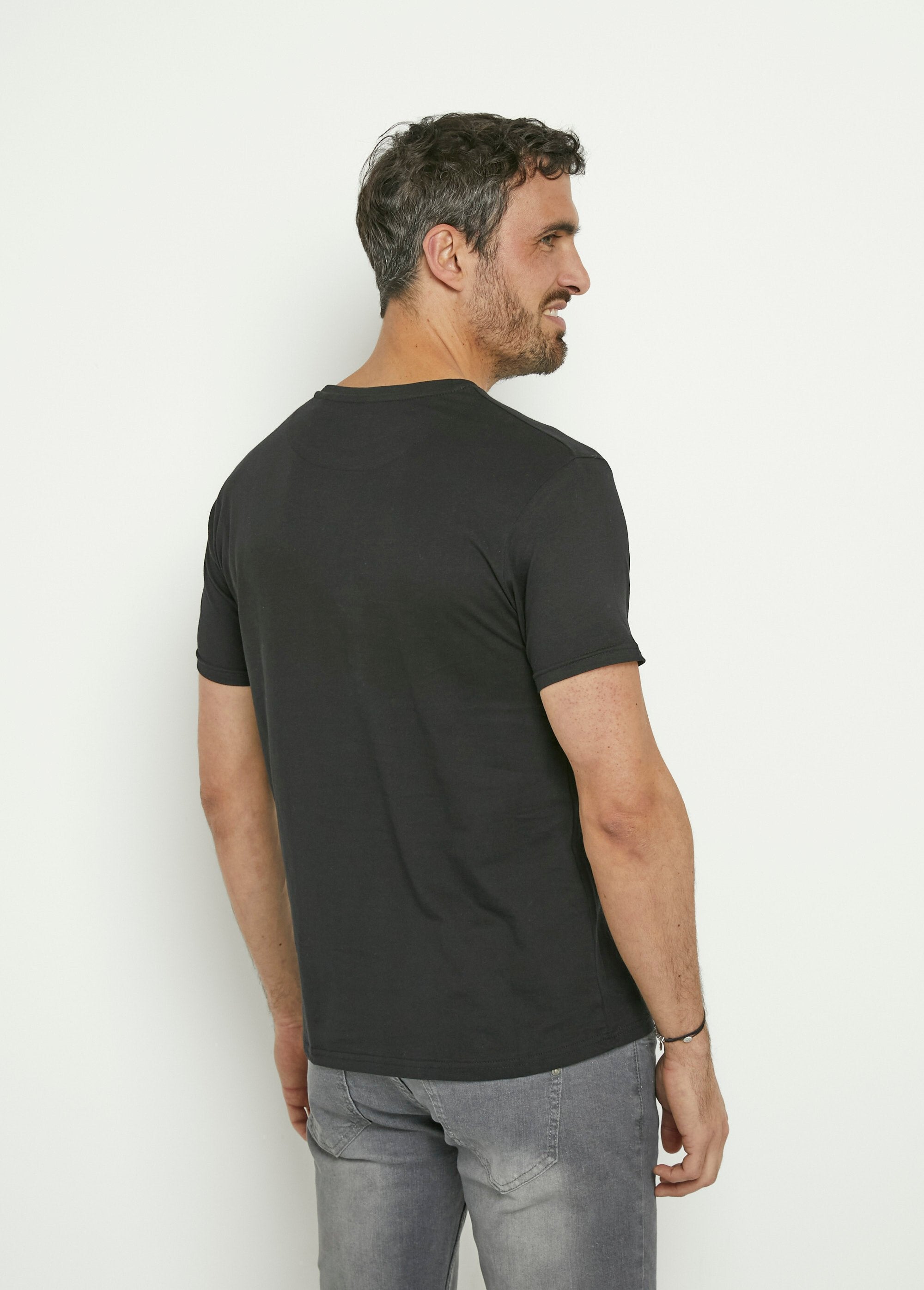 Camiseta_manga_curta_estampa_montanha_Noir_DO1_slim