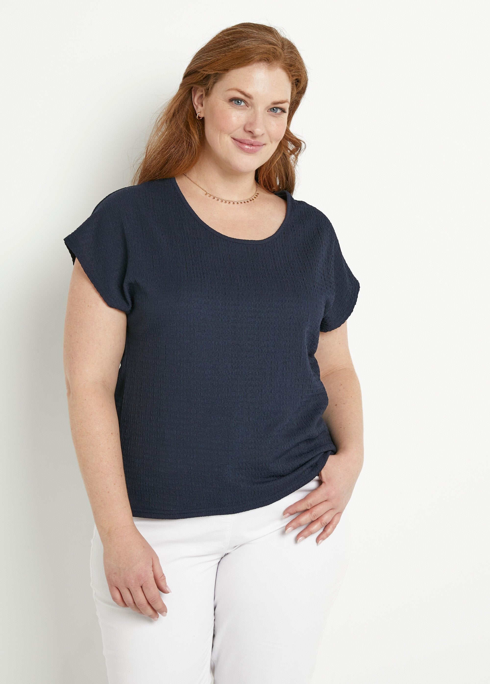 T-shirt_manches_courtes_uni_ou_imprimé_fleurs_Uni_marine_FA1_curvy