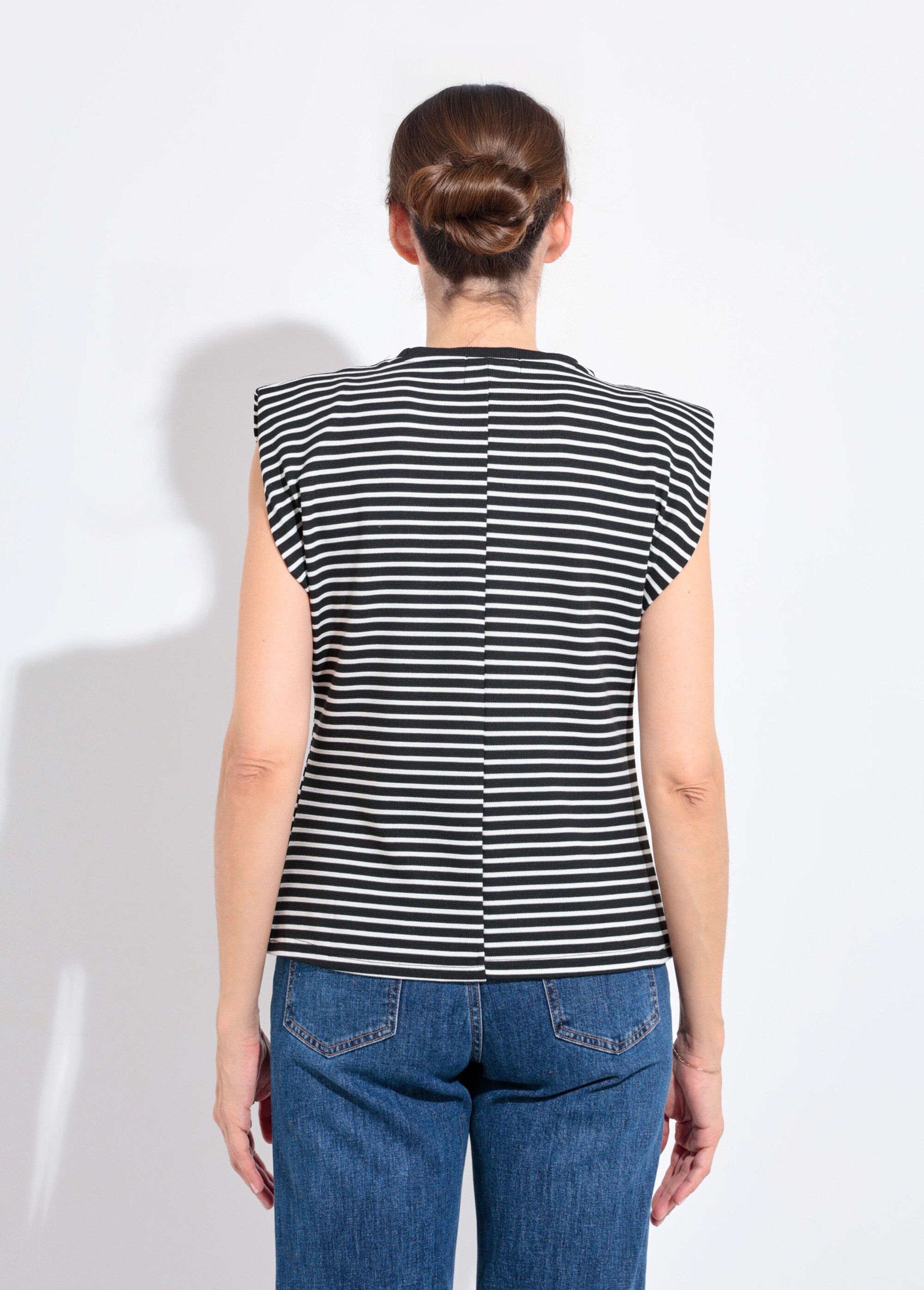 Camiseta_listrada_com_relevo_e_mangas_quimono_Raye_noir_et_blanc_DO1_slim