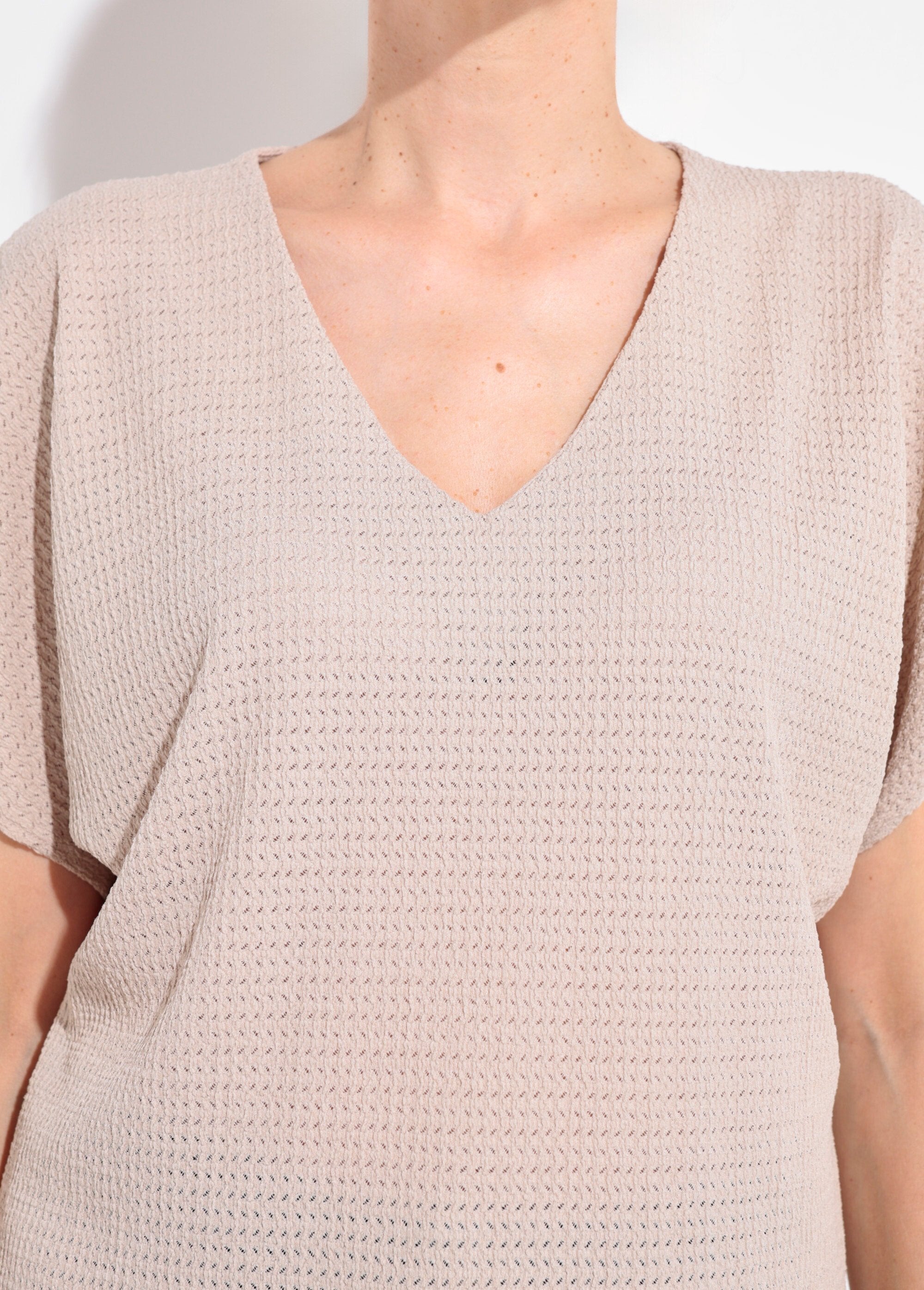 Camiseta_texturizada_com_mangas_elásticas_Ficelle_DE1_slim