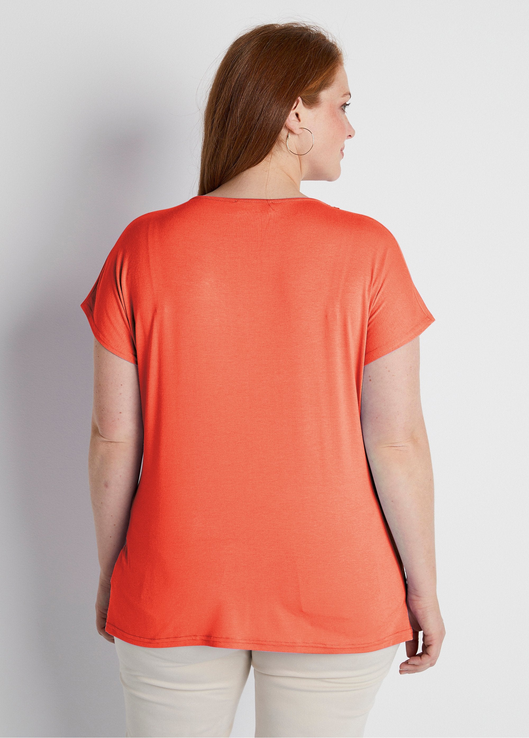 T-shirt_curta_em_renda_stretch_Coral_DO1_curvy