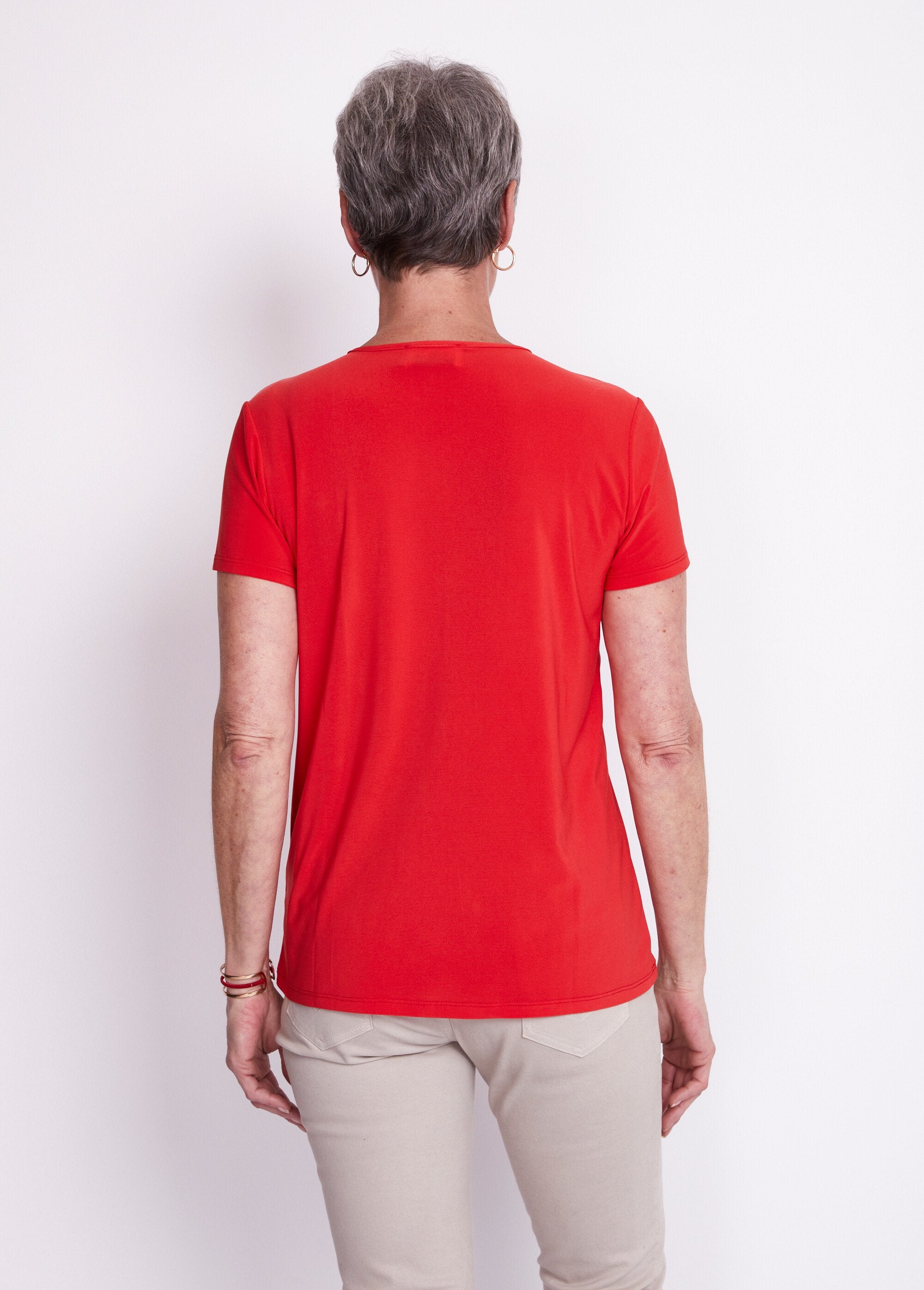 T-shirt_de_malha_elástica_com_decote_extravagante_Rouge_DO1_slim