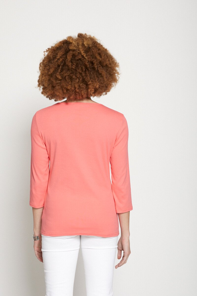 Camiseta_extravagante_manga_3/4_com_tachas_Coral_DO1_slim