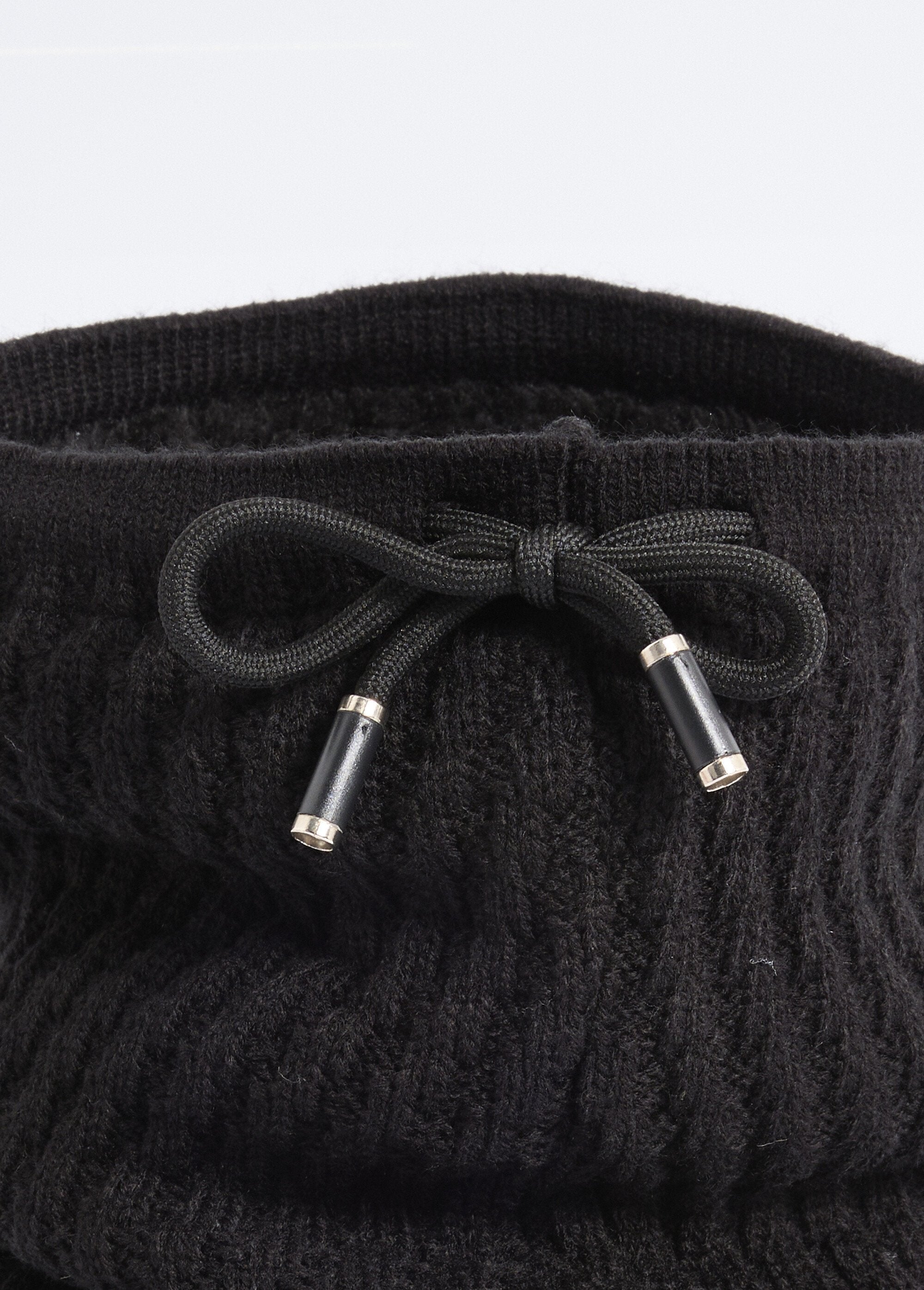 Tour_de_cou_maille_et_sherpa,_stries_Noir_DE1_slim