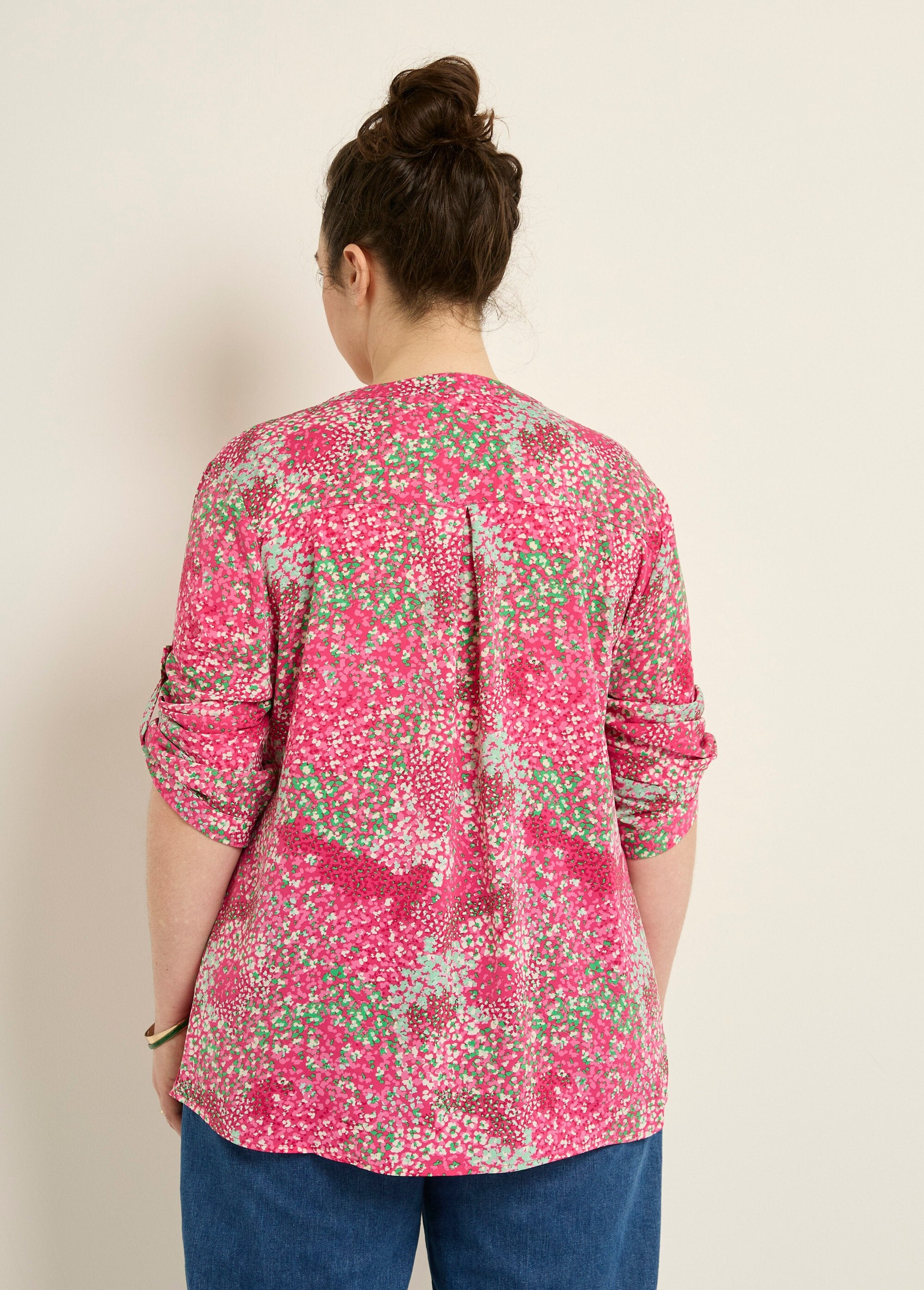 Túnica_floral_de_manga_comprida_com_decote_em_V_Rose_imprime_DO1_curvy