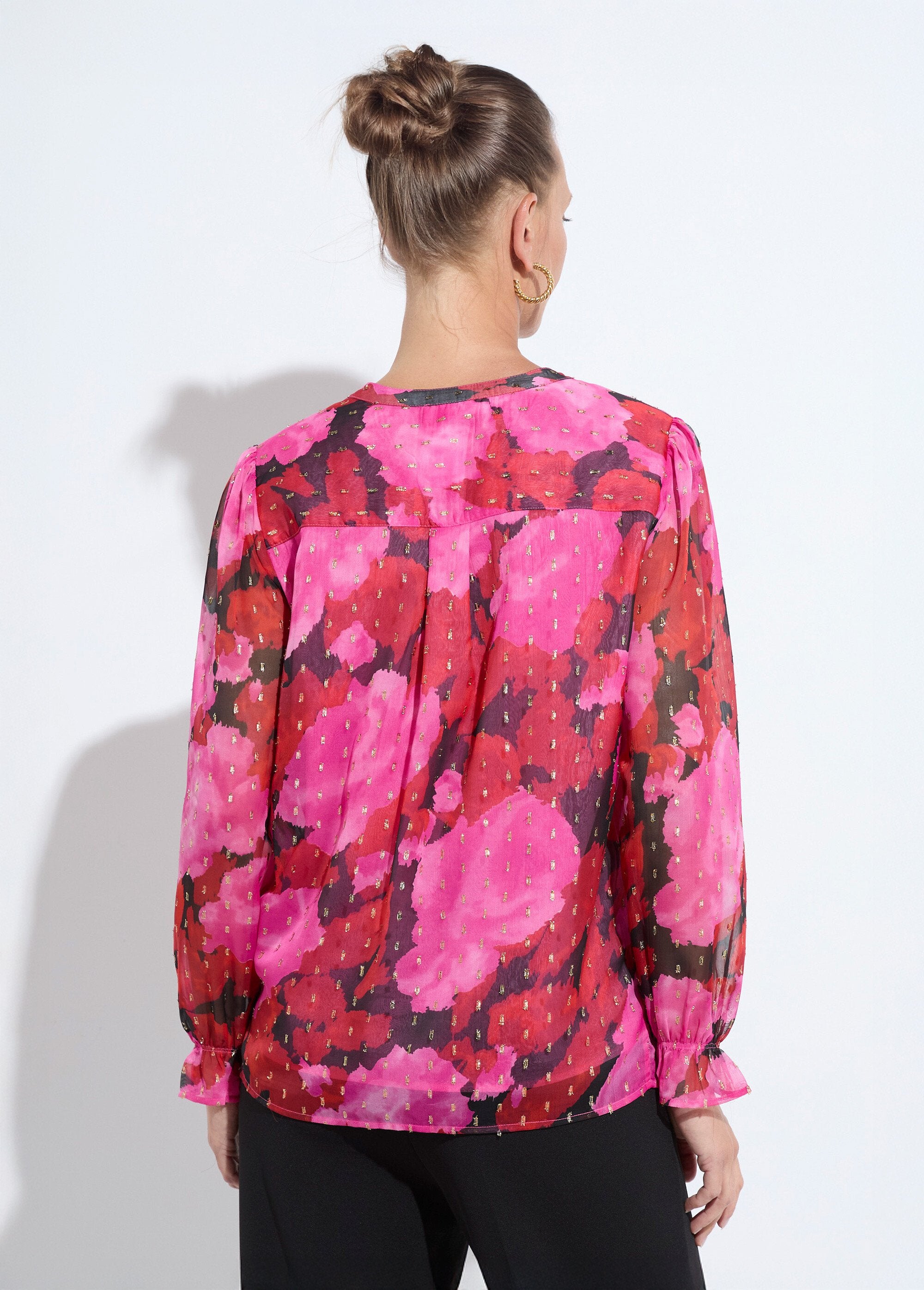 Túnica_com_decote_em_V,_estampa_de_voile_e_padrões_dourados_Rouge_et_noir_DO1_slim