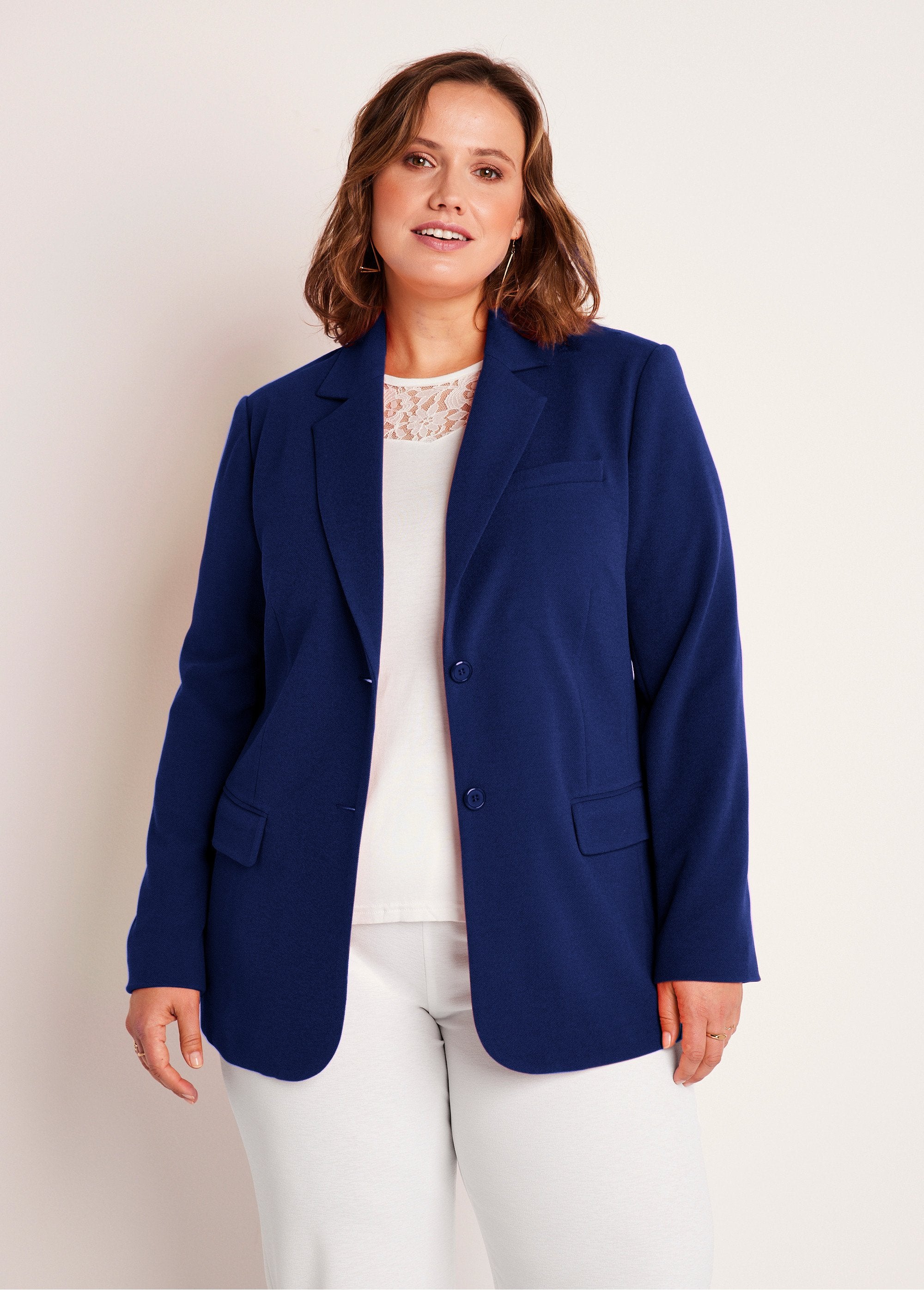 Jaqueta_blazer_de_malha_lisa_com_corte_reto_Marinho_FA1_curvy