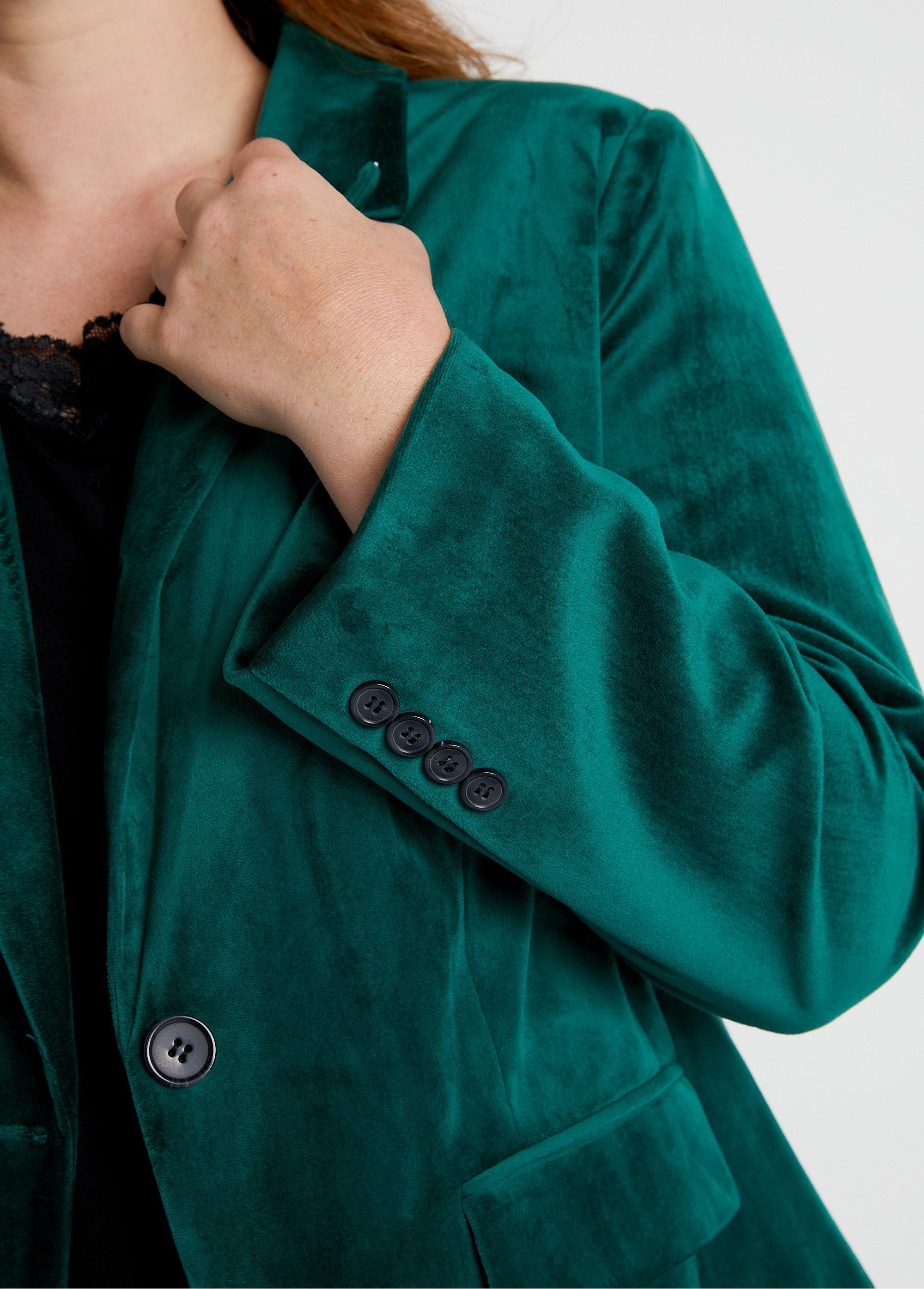 Jaqueta_blazer_reta_de_veludo_liso_com_gola_sob_medida_VERDE_DE2_curvy