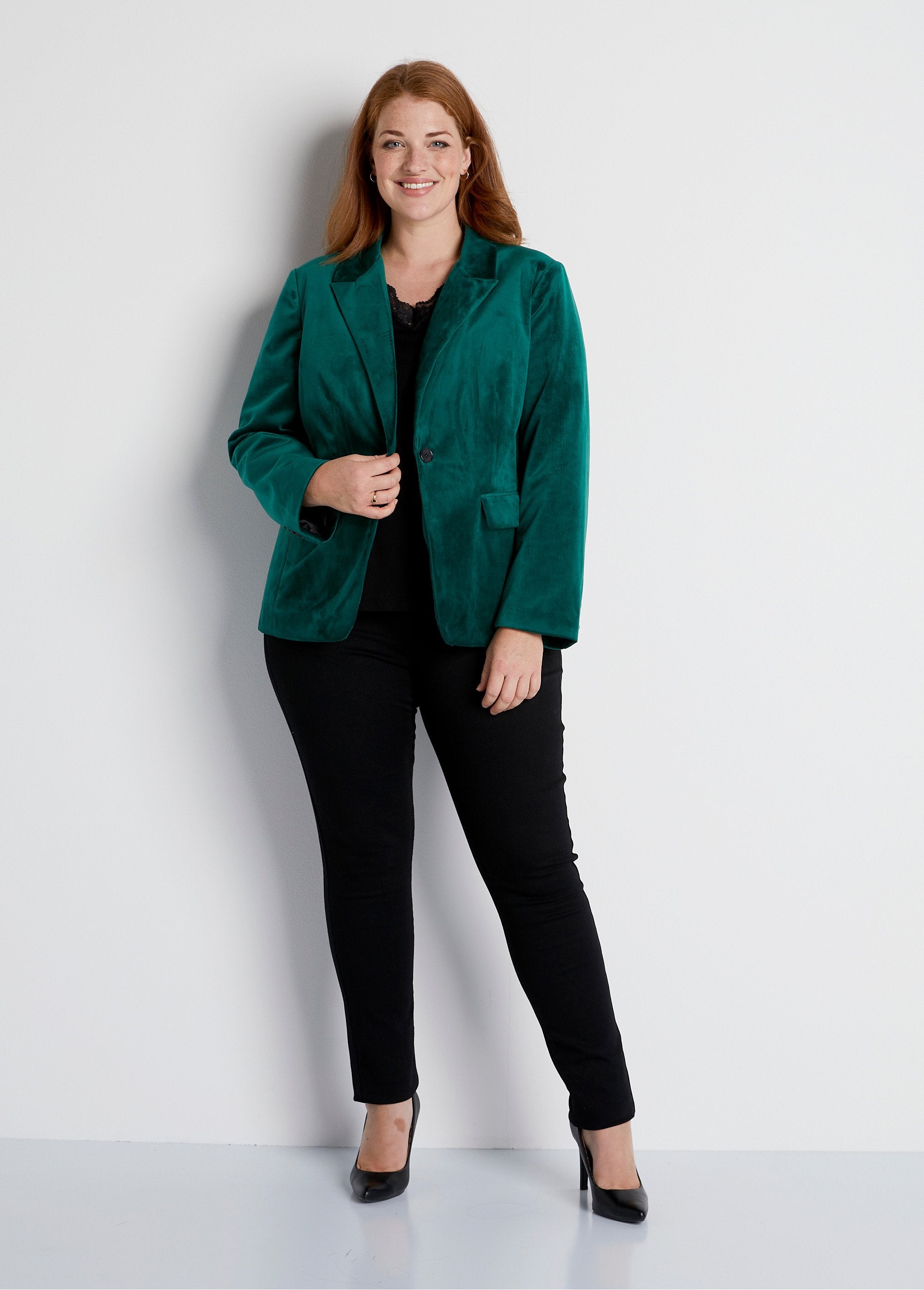 Jaqueta_blazer_reta_de_veludo_liso_com_gola_sob_medida_VERDE_SF1_curvy