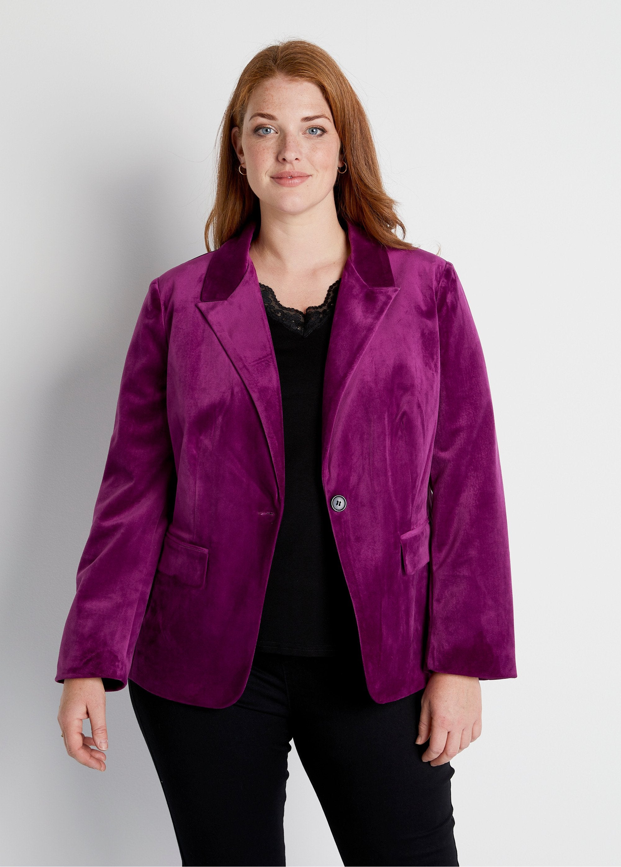 Jaqueta_blazer_reta_de_veludo_liso_com_gola_sob_medida_ROXO_FA1_curvy