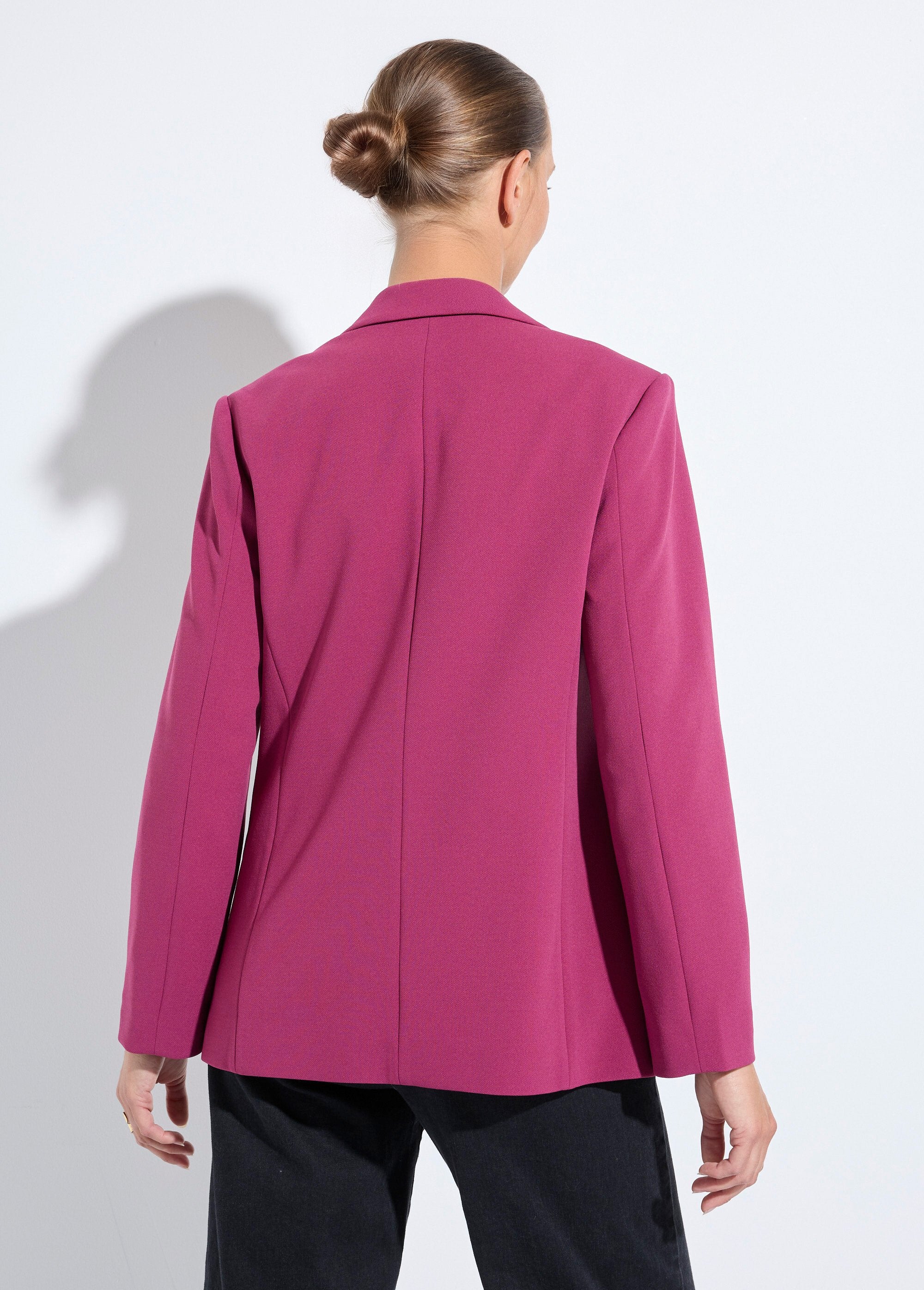 Blazer_liso_com_corte_reto_e_gola_ajustada_Cassis_DO1_slim