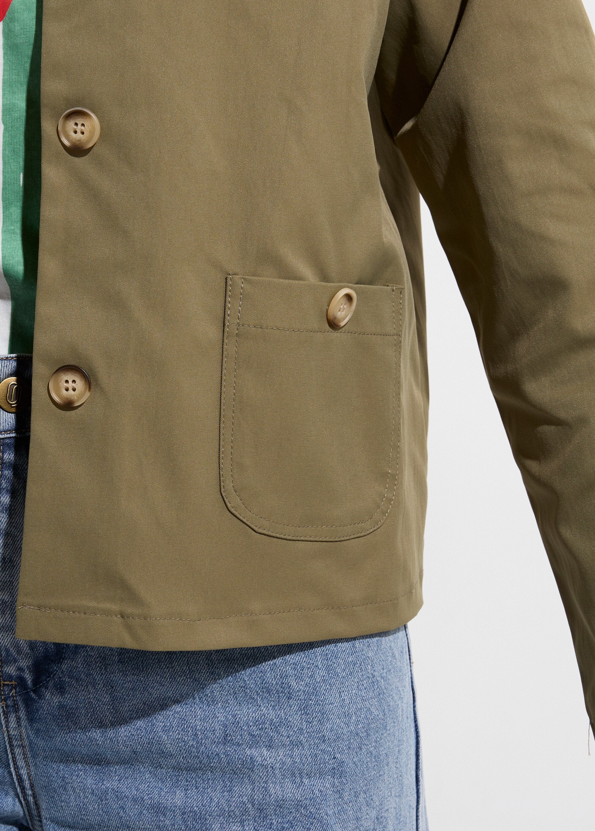 Casaco_box_de_algodão_com_gola_claudine_Kaki_DE2_slim