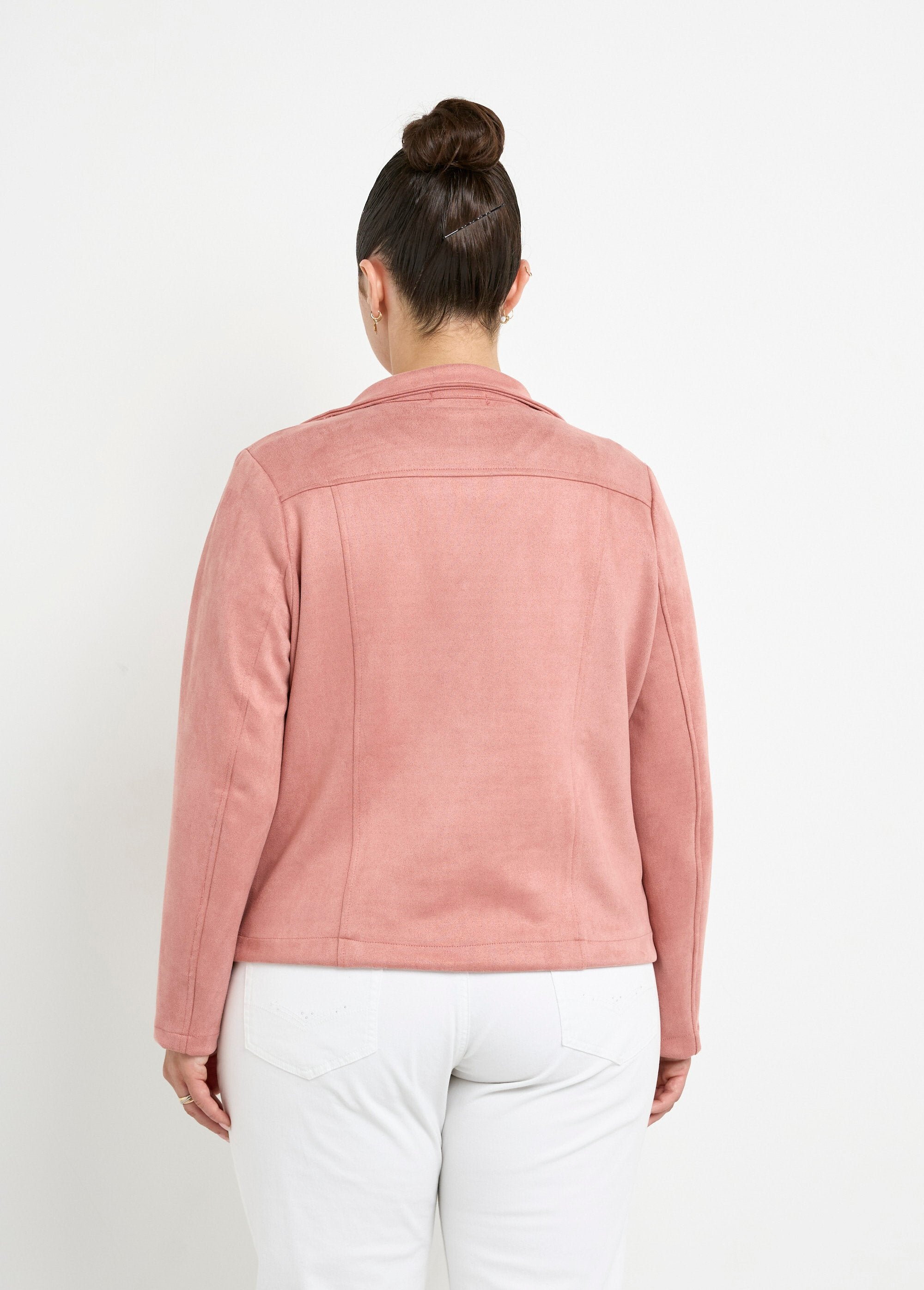 Jaqueta_de_motociclista_de_camurça_com_zíper_Rose_poudre_DO1_curvy